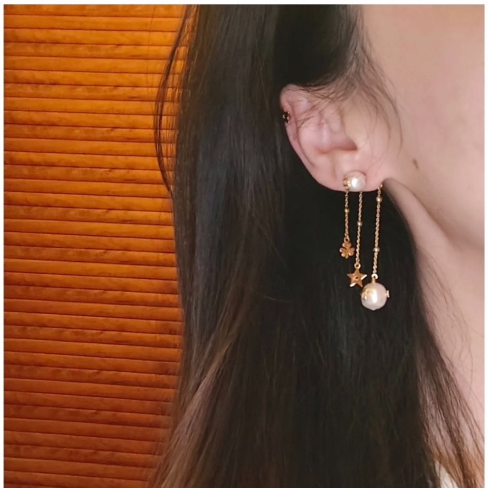 Dior ear climber CHRISTIAN DIOR Faux Pearl Perles De Dèsir Ear Climber - Picture 2 of 6